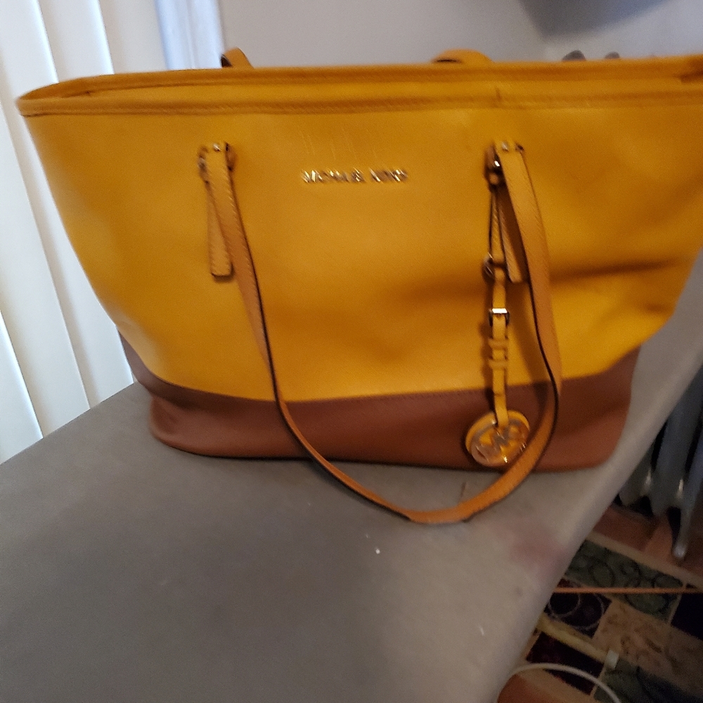 Michael Kors Jet Set Travel Tote/Shoulder bag